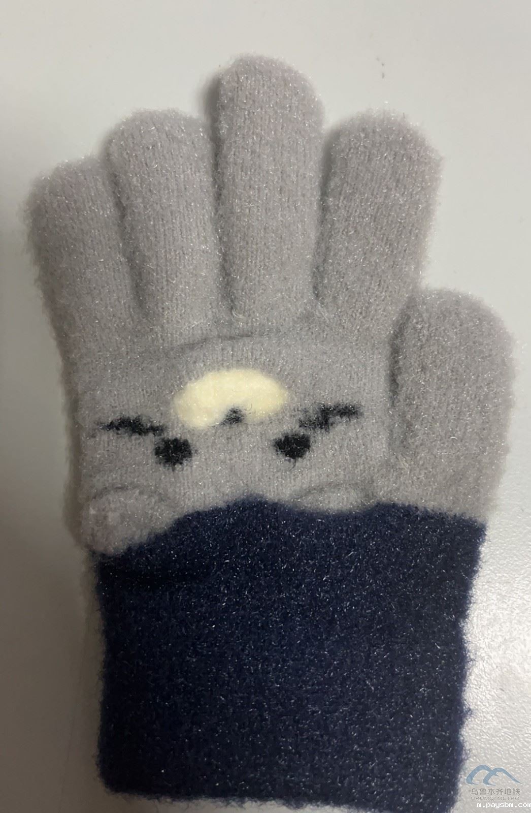 灰色手套.jpg