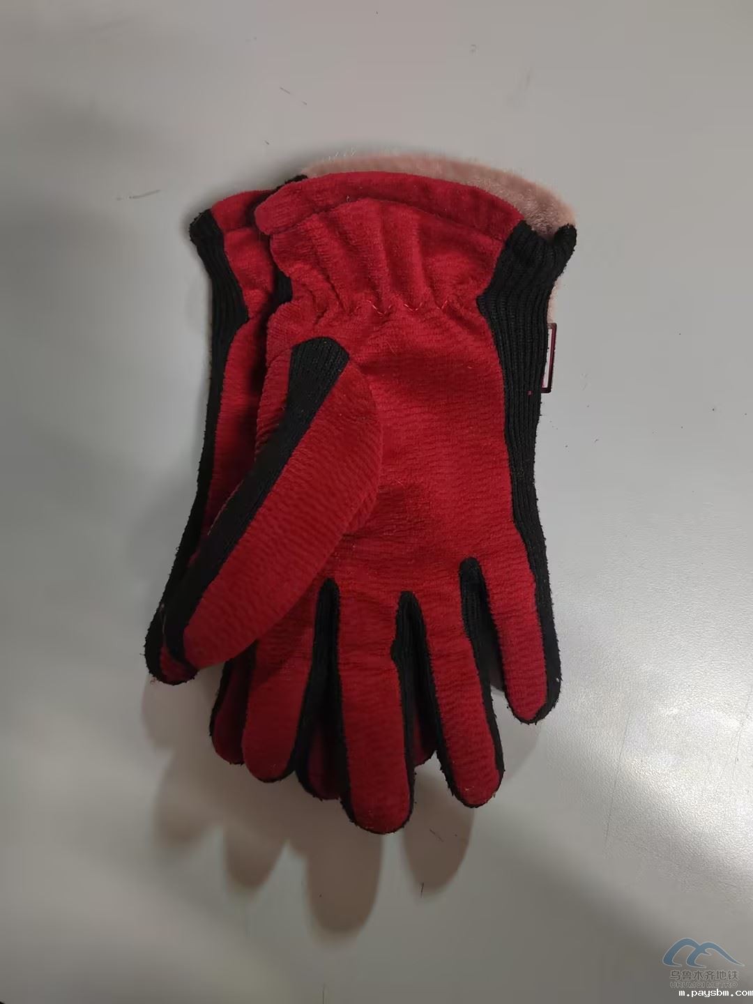 黑红相间手套.jpg