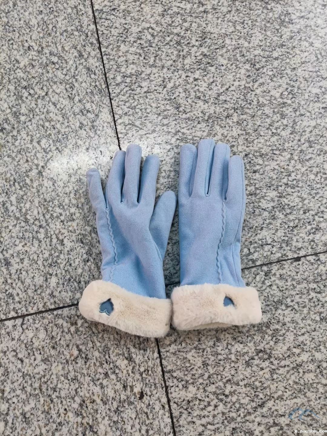 蓝色手套.jpg